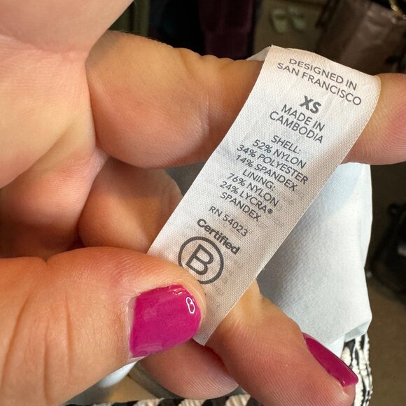 ATHLETA seersucker v neck one piece swimsuit size XS - Picture 7 of 7